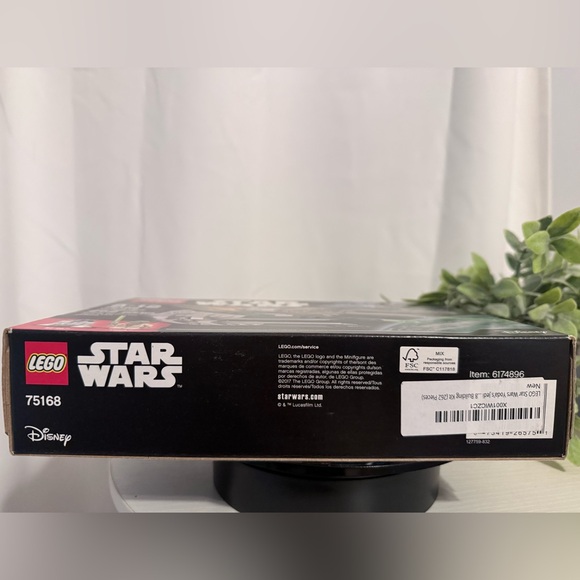 Disney LEGO Star Wars Yoda's Jedi Starfighter set NEW - Picture 6 of 6